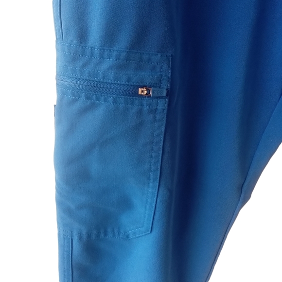 FIGS Technical Collection Men's Cairo Cargo Scrub Pants Size Medium Royal Blue - Picture 5 of 12